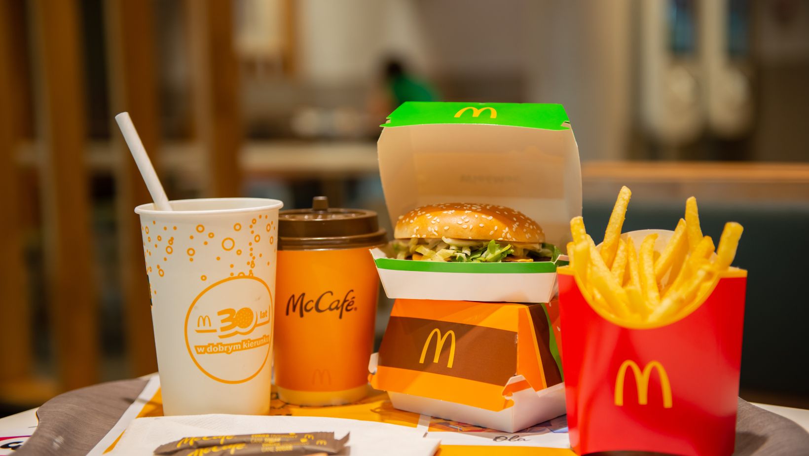 It's a Lunch O'Clock - What Time Does Lunch Start at Mcdonald's ...